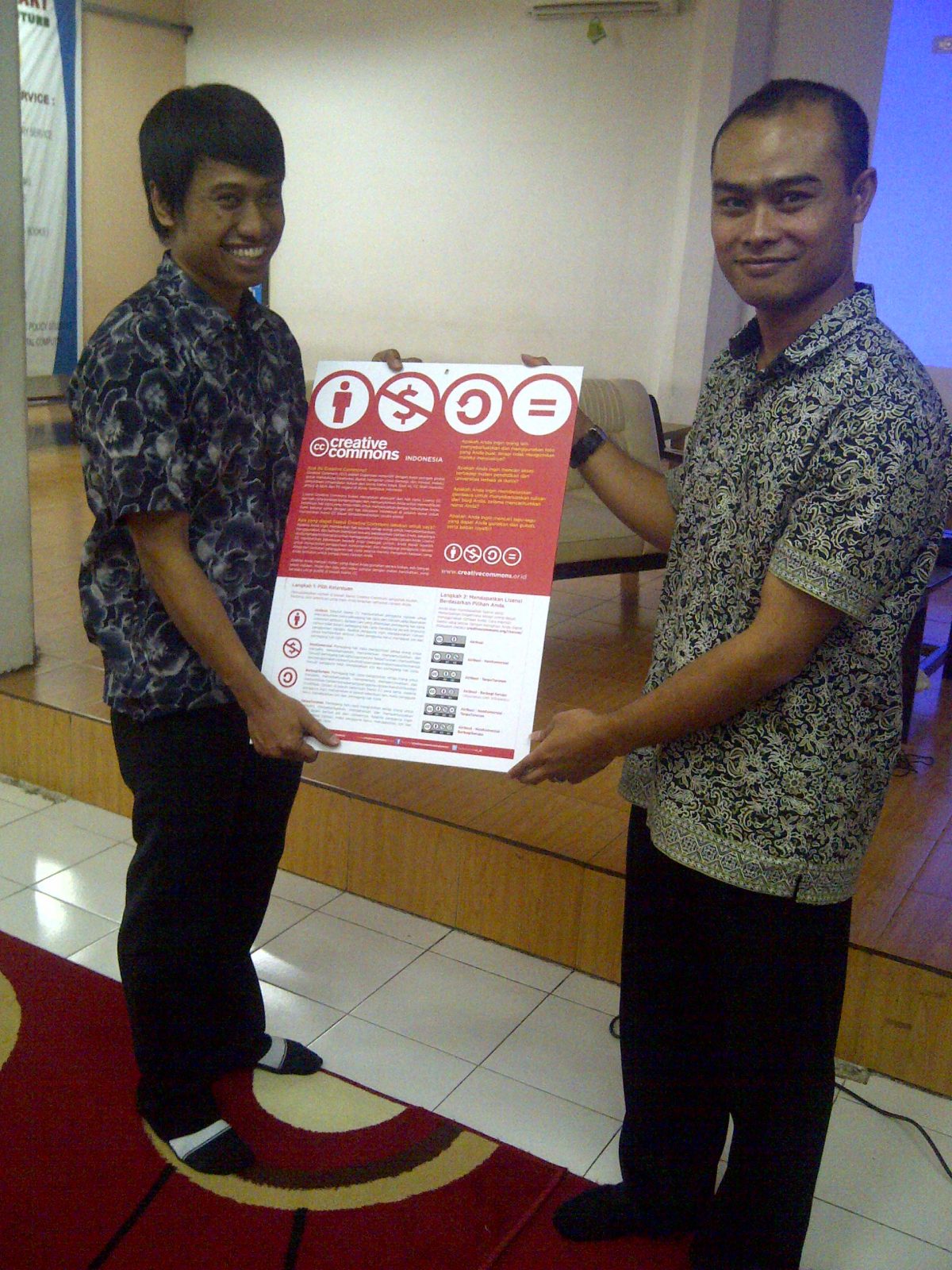 Diskusi Teks Terjemahan Lisensi Creative Commons di